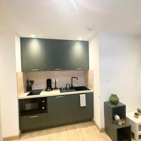 / /sacré Studio/ /wifi/ /parking Privé Apartment *