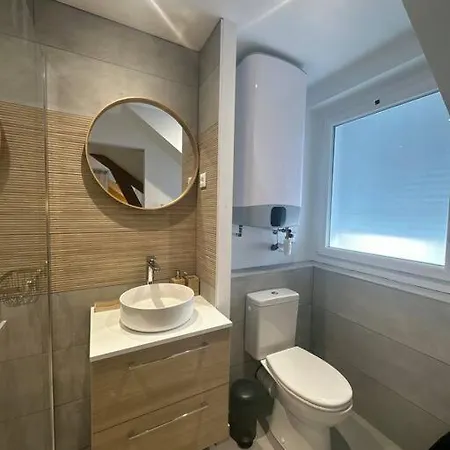 / /sacré Studio/ /wifi/ /parking Privé *