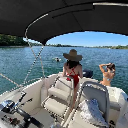 / /sacre Studio/ /wifi/ /parking Prive דירה